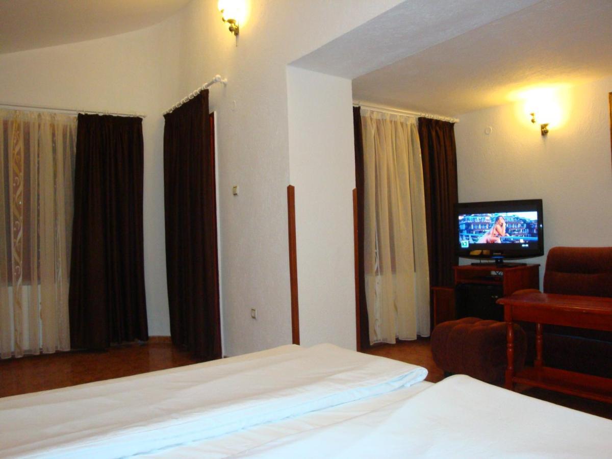 Family Hotel Diana Lyaskovo (Plovdiv) Exterior foto