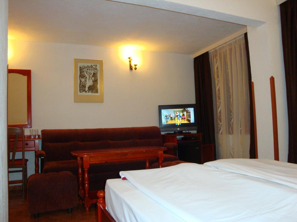 Family Hotel Diana Lyaskovo (Plovdiv) Exterior foto