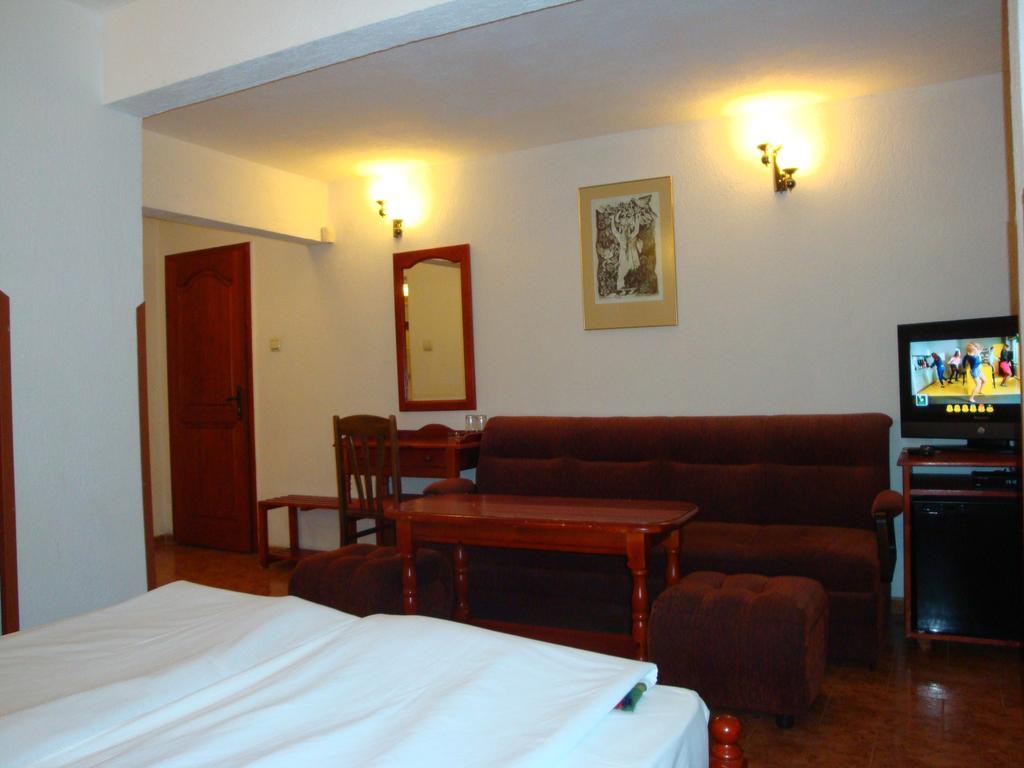Family Hotel Diana Lyaskovo (Plovdiv) Exterior foto