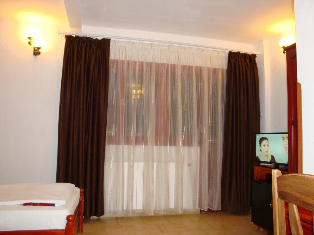 Family Hotel Diana Lyaskovo (Plovdiv) Exterior foto